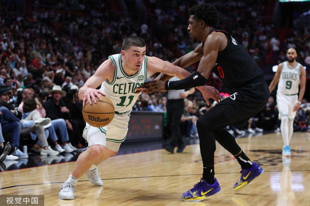 了他在足球 了他在足球